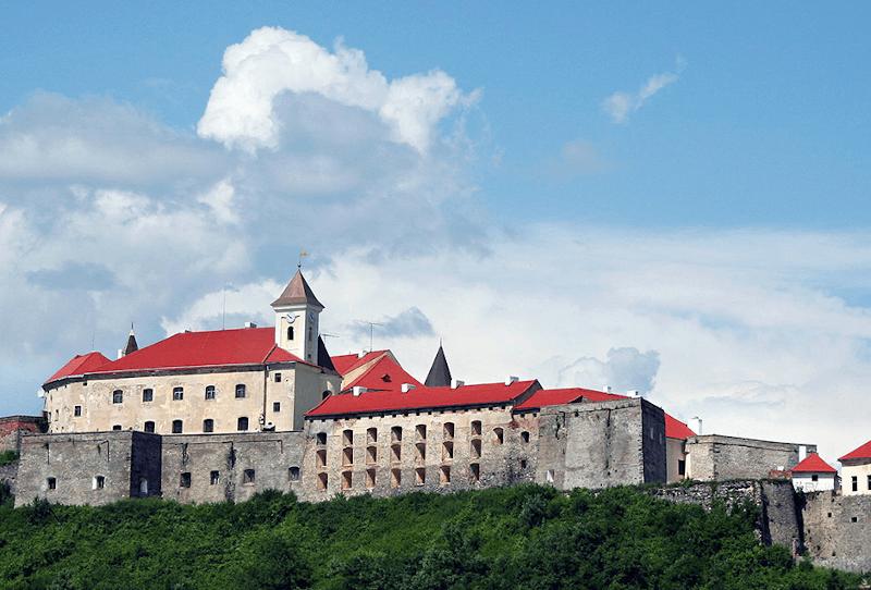 Тури весною в Україні